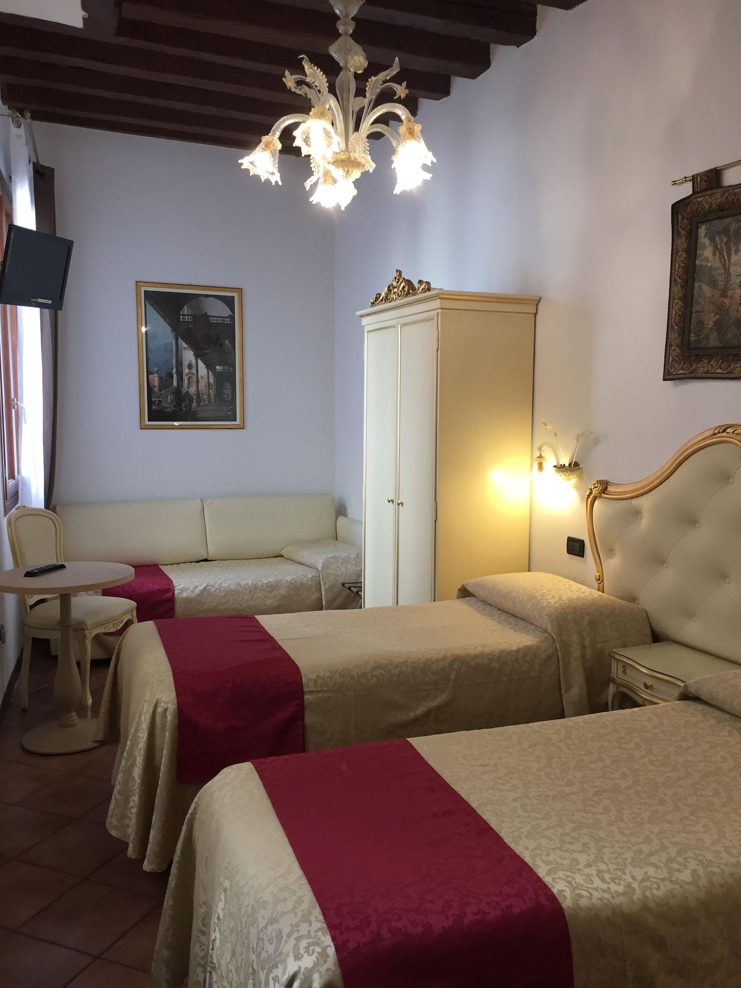 Gasthof Alloggi Ss Giovanni E Paolo Venedig